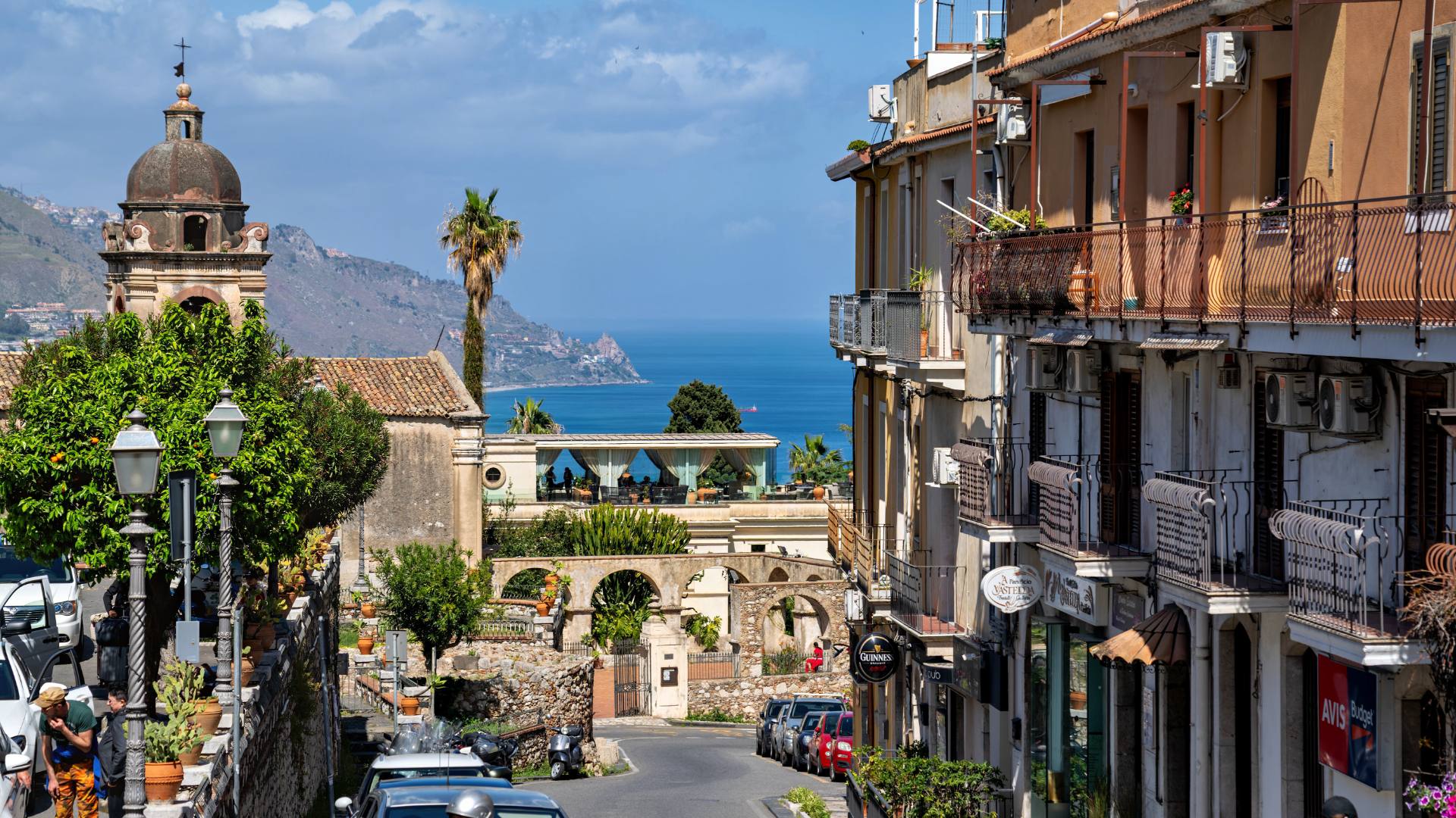 Blick von der Porta Messina zur Chiesa di San Pancrazio